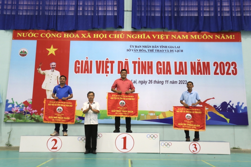 Gay cấn màn so tài của các chân chạy ở Giải Việt dã tỉnh Gia Lai