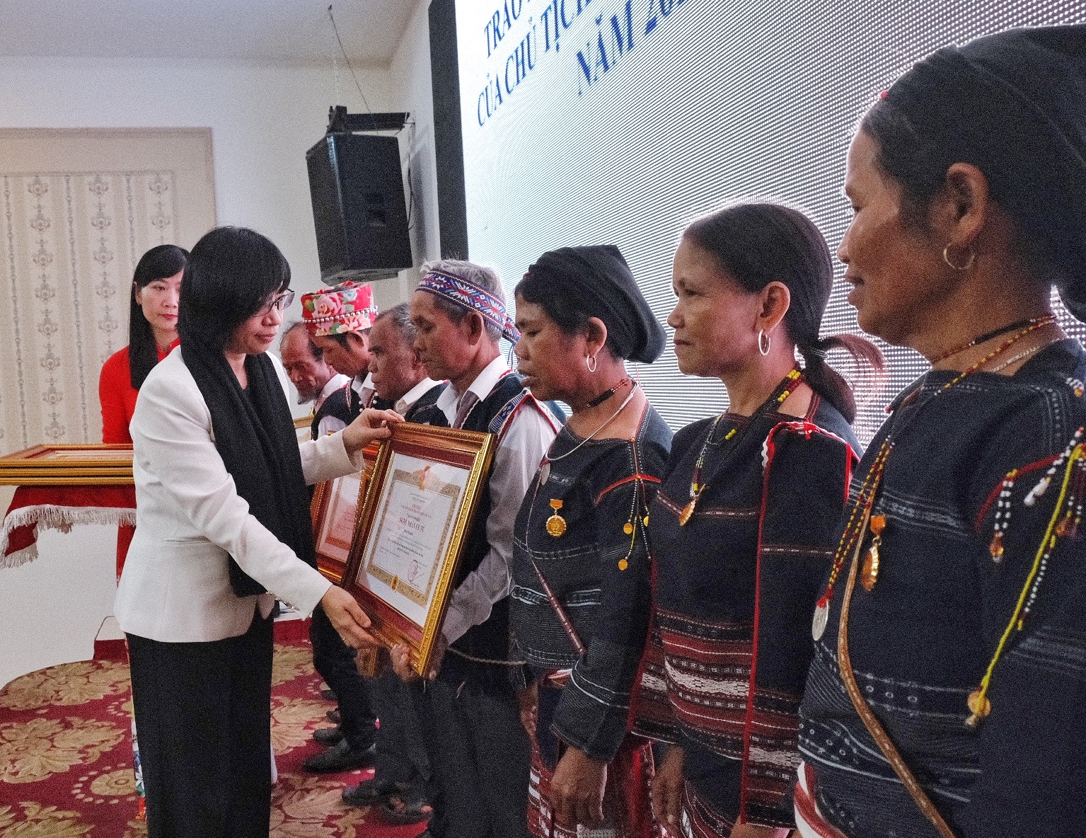 Trao tặng danh hiệu vinh dự Nhà nước "Nghệ nhân ưu tú" cho 9 cá nhân tỉnh Gia Lai
