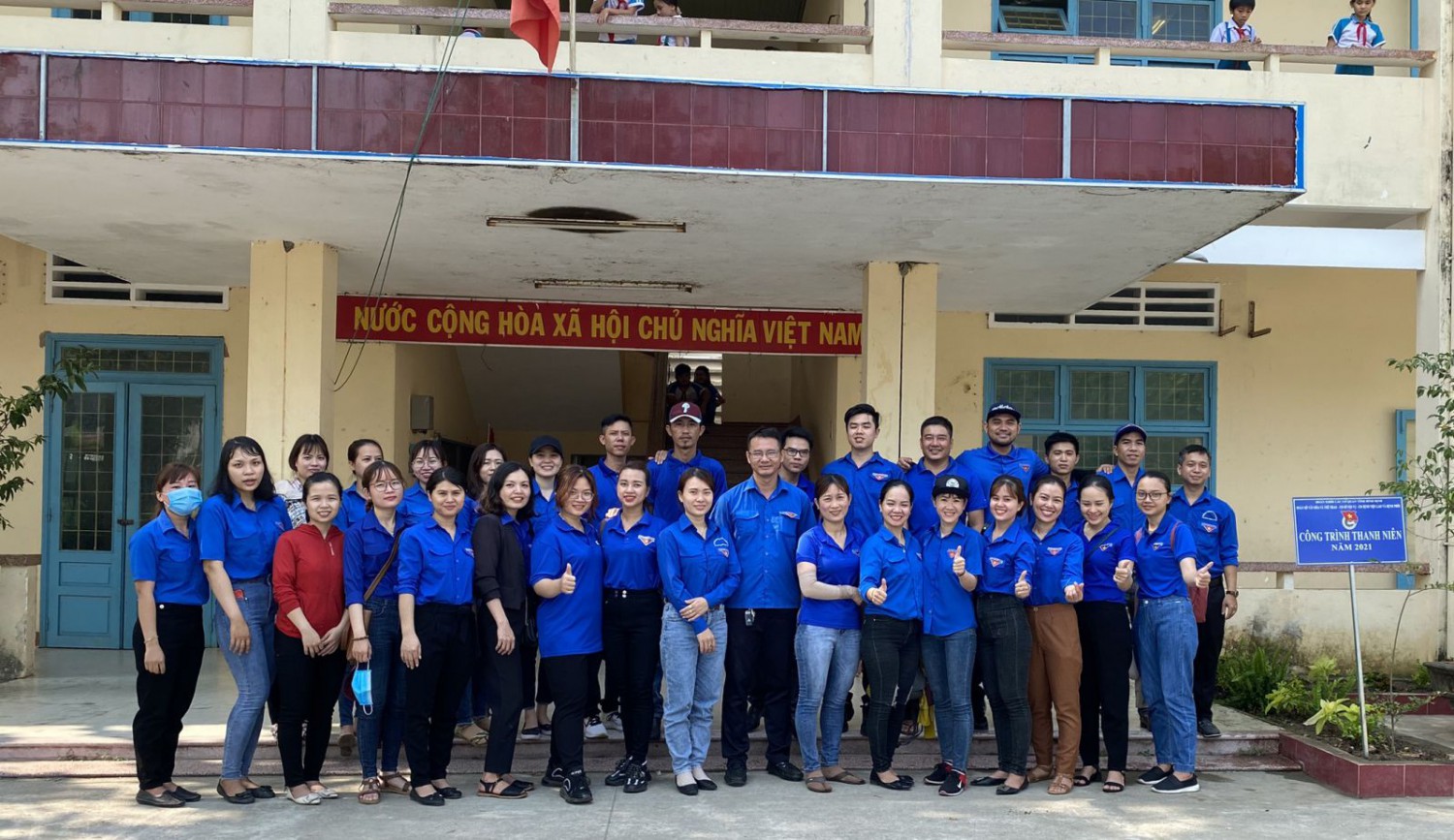 Tổ chức trồng cây xanh và sinh hoạt chủ điểm Chào mừng kỷ niệm 90 năm ngày thành lập Đoàn TNCS Hồ Chí Minh (26/3/1931 – 26/3/2021)