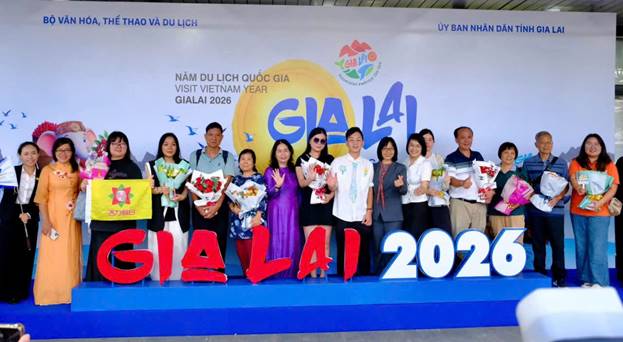Gia Lai khánh thành đường cất hạ cánh số 2 và đón chuyến bay quốc tế từ Macao