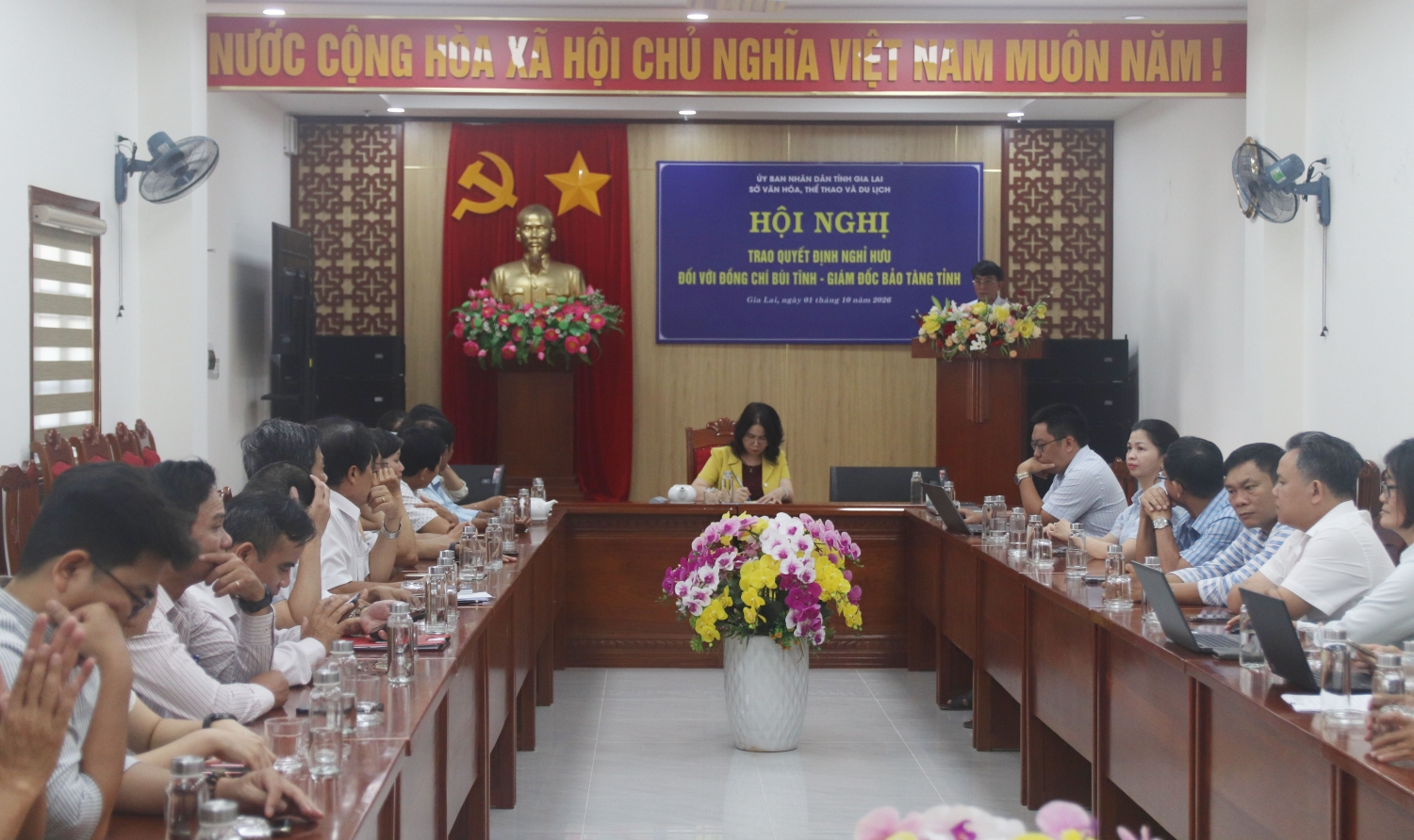 Trao Quyết định bổ nhiệm và nghỉ hưu đối với viên chức quản lý