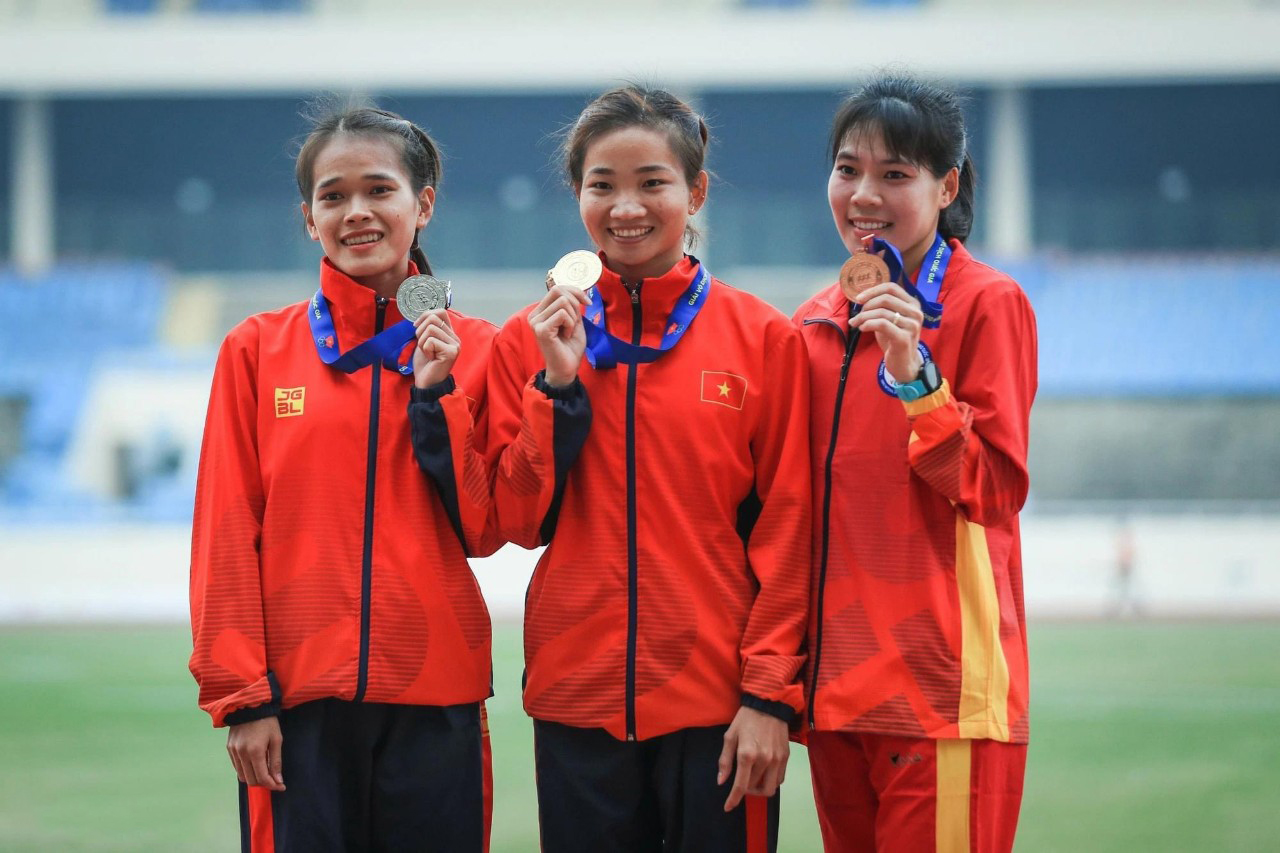 PhamThiHongLe PhaKyLuatQGia02