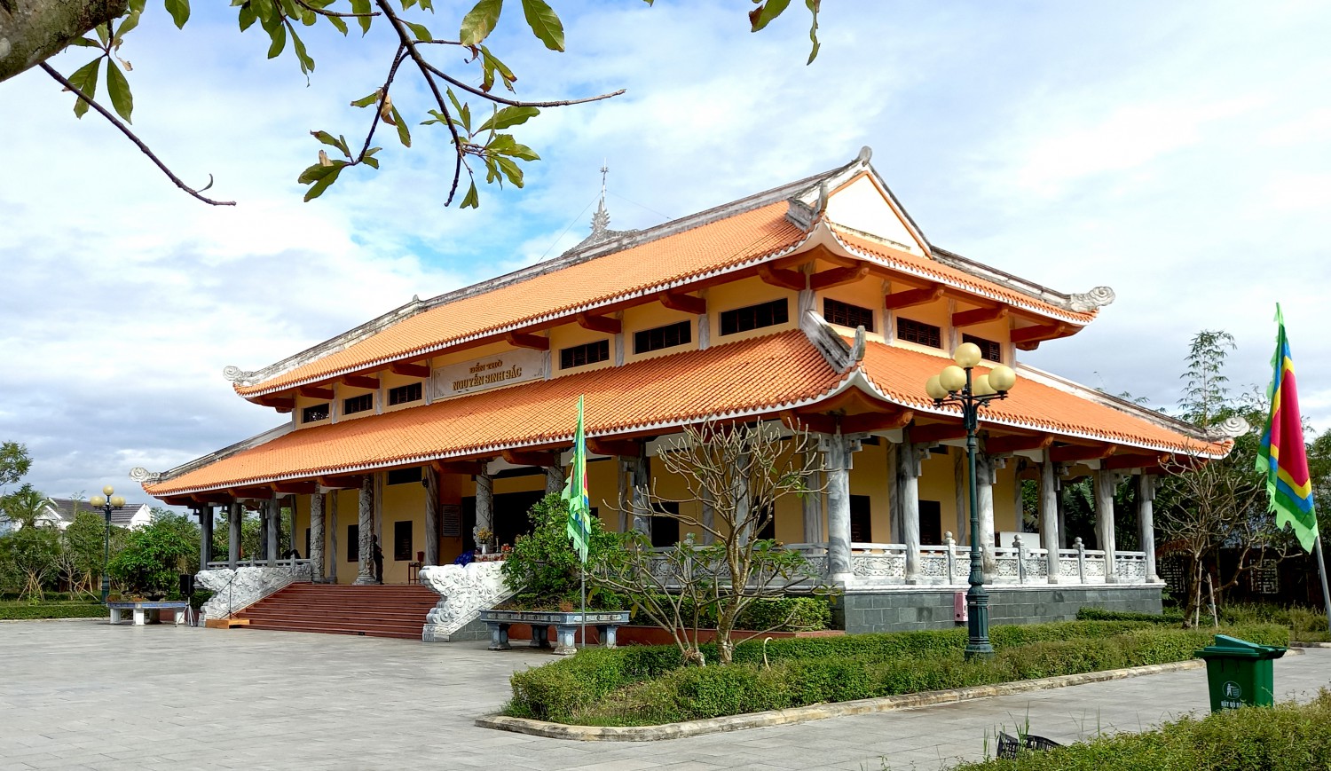 93NamNgayMatNgSinhSac001